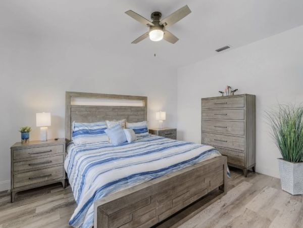 Luxurious Waterfront Retreat un Cape Coral - Unforgettable Vacation Awaits